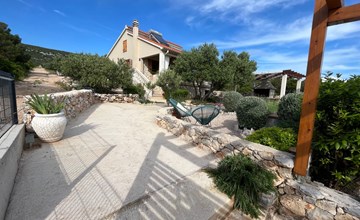 Modernes Ferienhaus Robinson in Dobropoljana 2