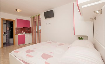 Lovely apartment in Krvavica 2