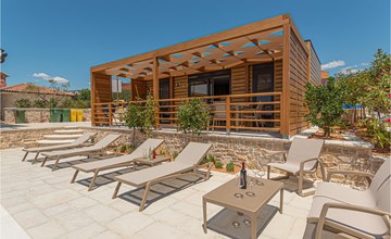 Gorgeous home in Brodarica 2