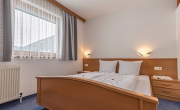 Apart Romantica (KPL215) 3