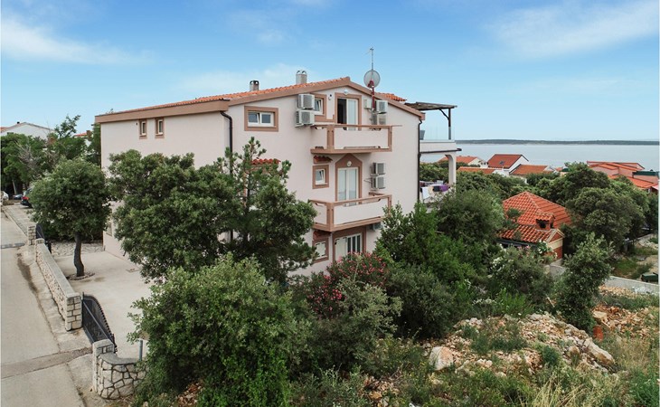 Beautiful apartment in Mandre with WiFi 1