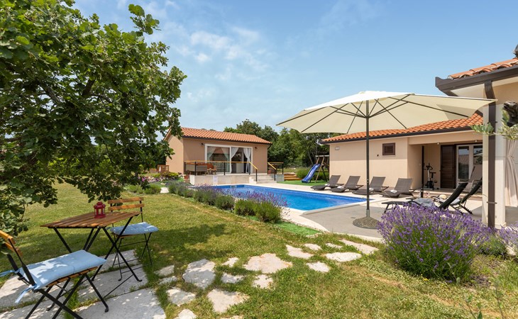 Beautiful home in Kunj with WiFi 1