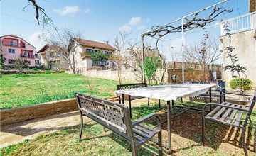 5 bedroom lovely apartment in Raslina 2
