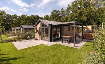 Doornenburg Lodge Comfort with Hot Tub | 6 persons 3