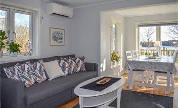 Awesome home in Backaryd 2