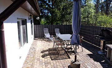 mit Terrasse mitten im Grünen 2