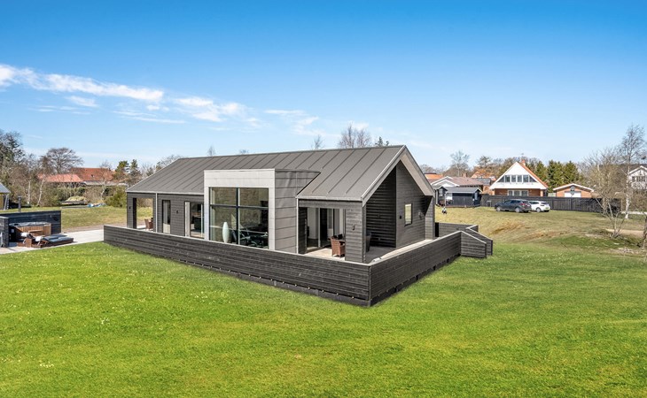 Amazing home in Hadsund with 4 Bedrooms 1