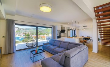 Beautiful home in Seget Vranjca 3
