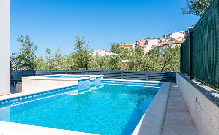 Lovely apartment in Podstrana with WiFi 1