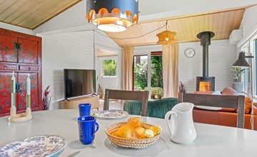 "Oona" - 700m from the sea 2