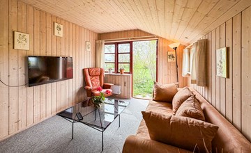 Lovely home in Aakirkeby with WiFi 3