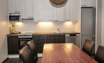 Kylpylä-hotelli, kekkosen sviitti, huone 3