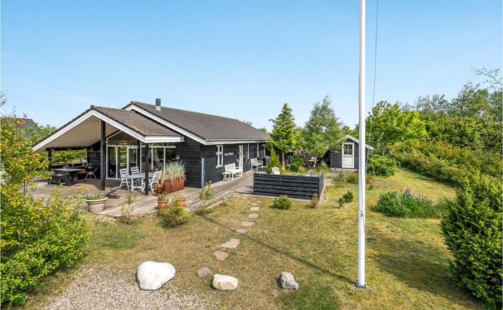 Amazing home in Tarm with kitchen 1