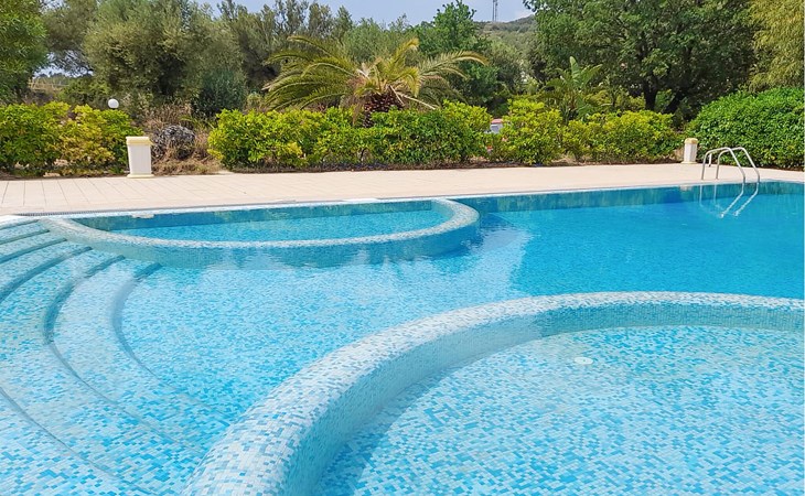 1 bedroom cozy apartment in Ricadi 1