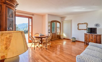 Beautiful home in Recco with kitchen 2