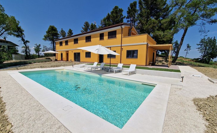 Neue Wohnung mit 2 Zimmern, Veranda und Pool 1