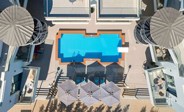 Pnoe Beachside Suite 3