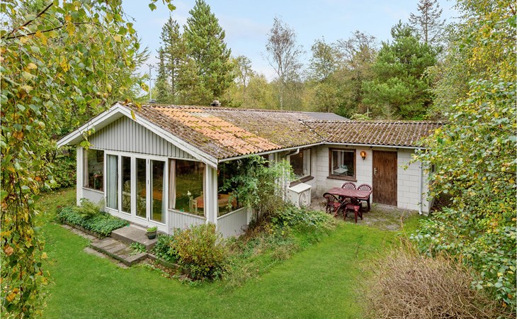 Awesome home in Væggerløse with kitchen 1