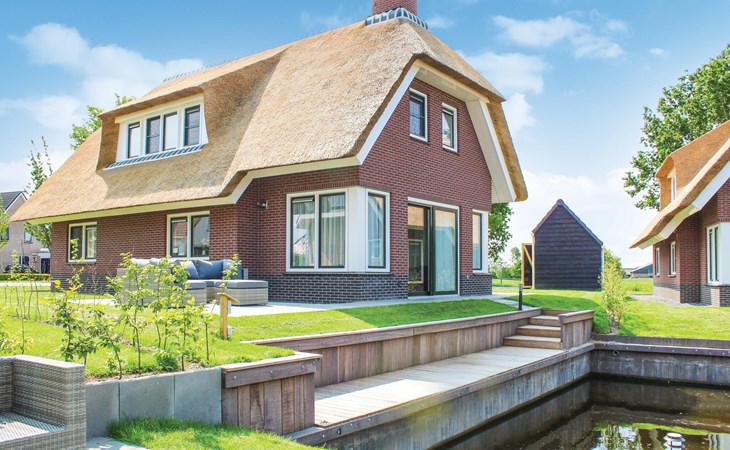4 bedroom nice home in Idskenhuizen 1