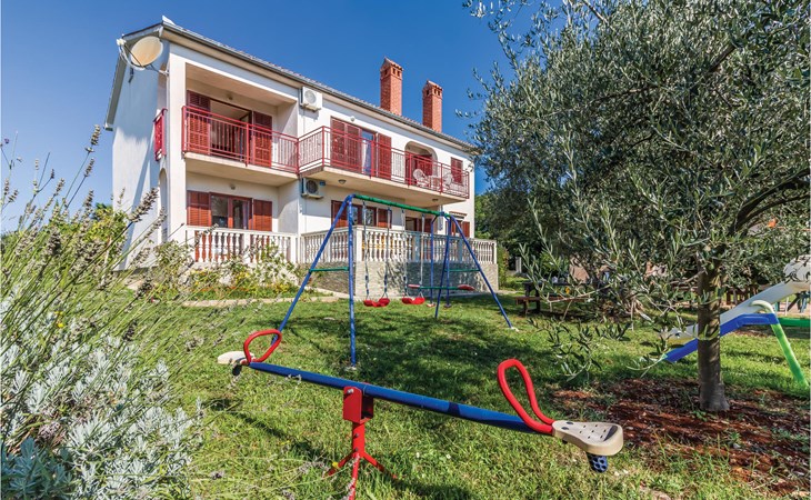 6 bedroom beautiful home in Segotici 1