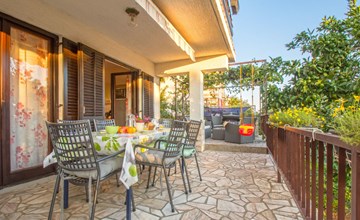 Schöne Erdgeschosswohnung mit Sonnenterrasse 2