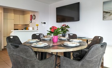 Beach front apartment in Oostende with WiFi 3
