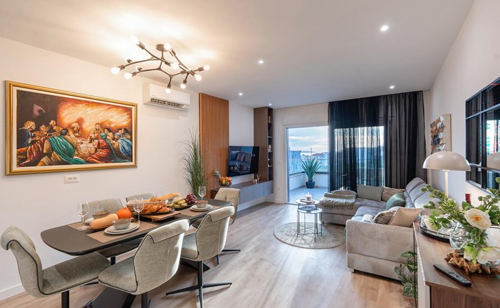 Nice apartment in Makarska with lake view 1