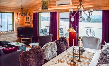 Stunning home in Omastrand with WiFi 3