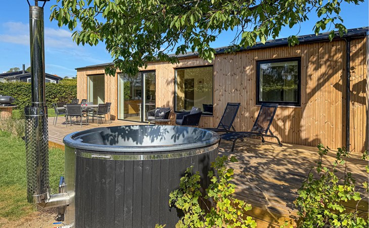 4 bedroom pet friendly home in Rønde 1