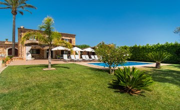 Stunning home in Campos with private swimming pool, can be inside or outside 2