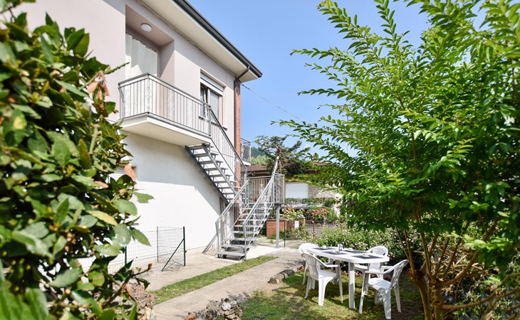 Beautiful apartment in Piano di Mommio 1