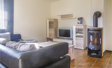 Nice home in Aue-Bad Schlema with WiFi 2