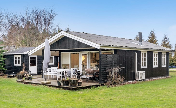 3 bedroom cozy home in Væggerløse 1