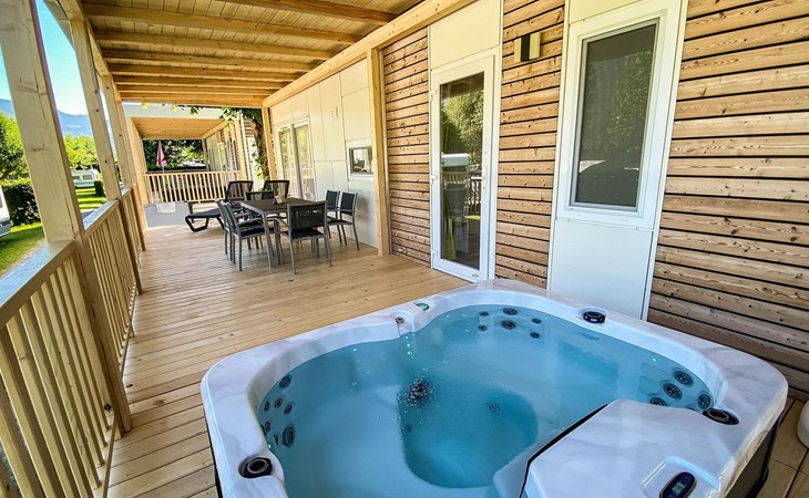 Cottage Whirlpool 4 1