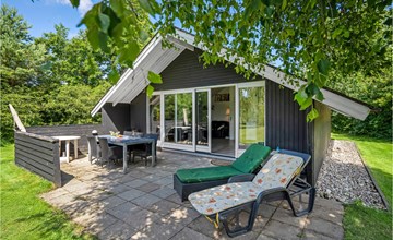 Lovely home in Hemmet with kitchen 2