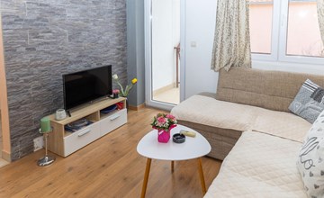 Nice apartment in Makarska with lake view 2