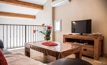 2 bedroom nice home in Cabrerolles 2