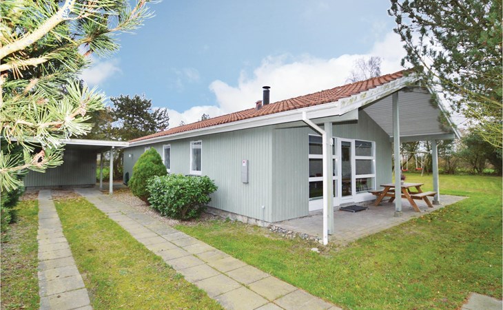Beautiful home in Væggerløse with WiFi 1