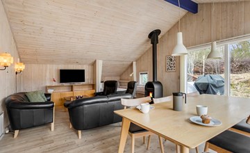 4 bedroom lovely home in Nexø 2