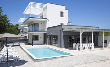 Villa Luna mit Pool, Sauna, Whirlpool, Tennispla 2