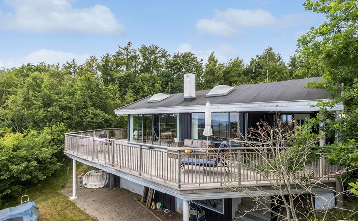 Lovely pet-friendly home in Ebeltoft with kitchen 1