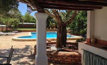 Renoviertes Ferienhaus in Sant Carles De Peralta mit Eigenem Pool 2