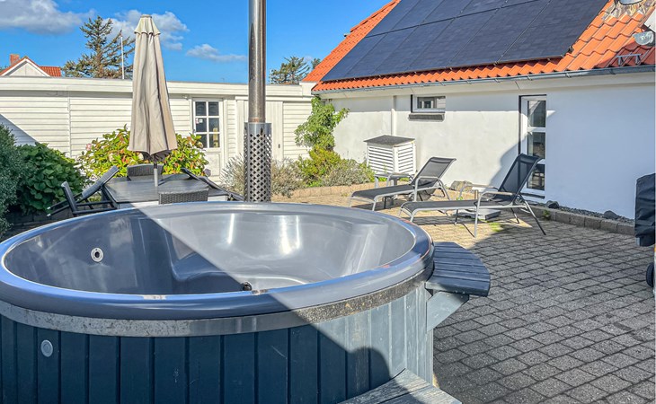 2 bedroom lovely home in Blokhus 1