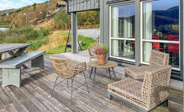 3 bedroom awesome home in Nordfjordeid 3