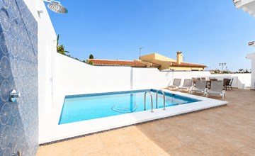 Awesome home in Nerja with private swimming pool, can be inside or outside 2