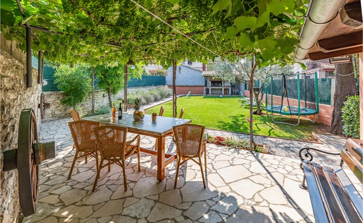 2 bedroom awesome home in Kavran 1
