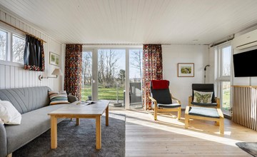3 bedroom awesome home in Strandby 2