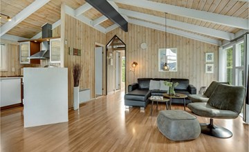 Nice home in Juelsminde with kitchen 3