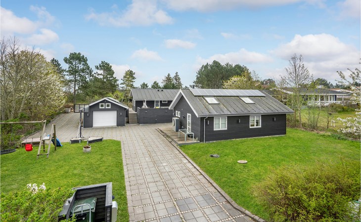 Stunning home in Ebeltoft with kitchen 1