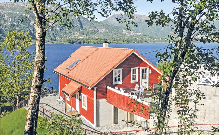 4 bedroom beautiful home in Vaksdal 1